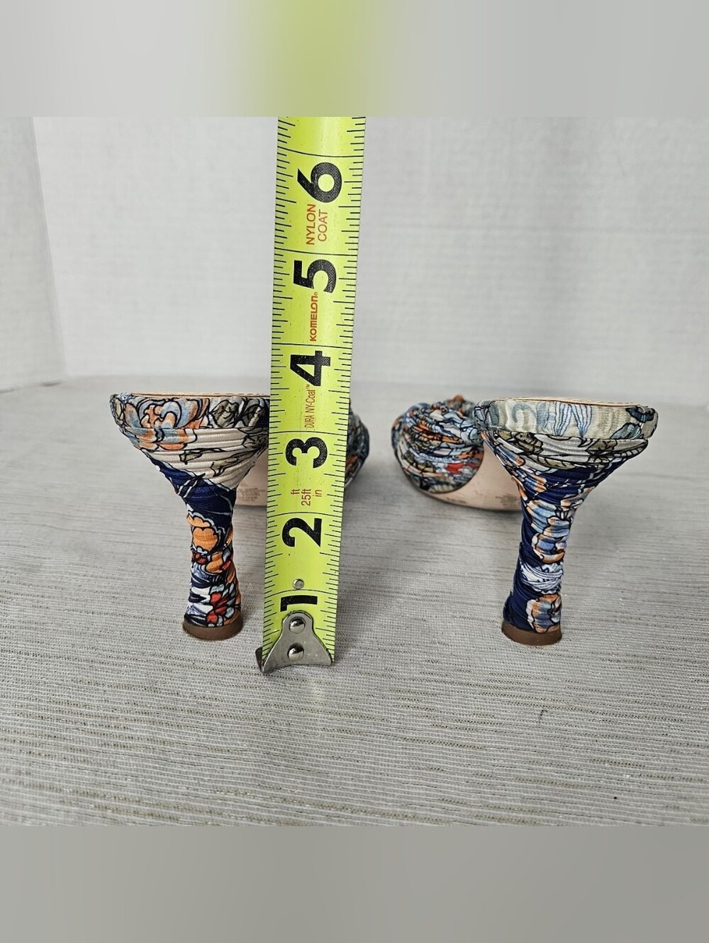 Jessica Simpson Multi Flower Pattern Knot-Twist Heel Sandals - Picture 5 of 6